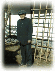 ���F���q�@�ɂĎB�e�̐����_��搶�ʐ^